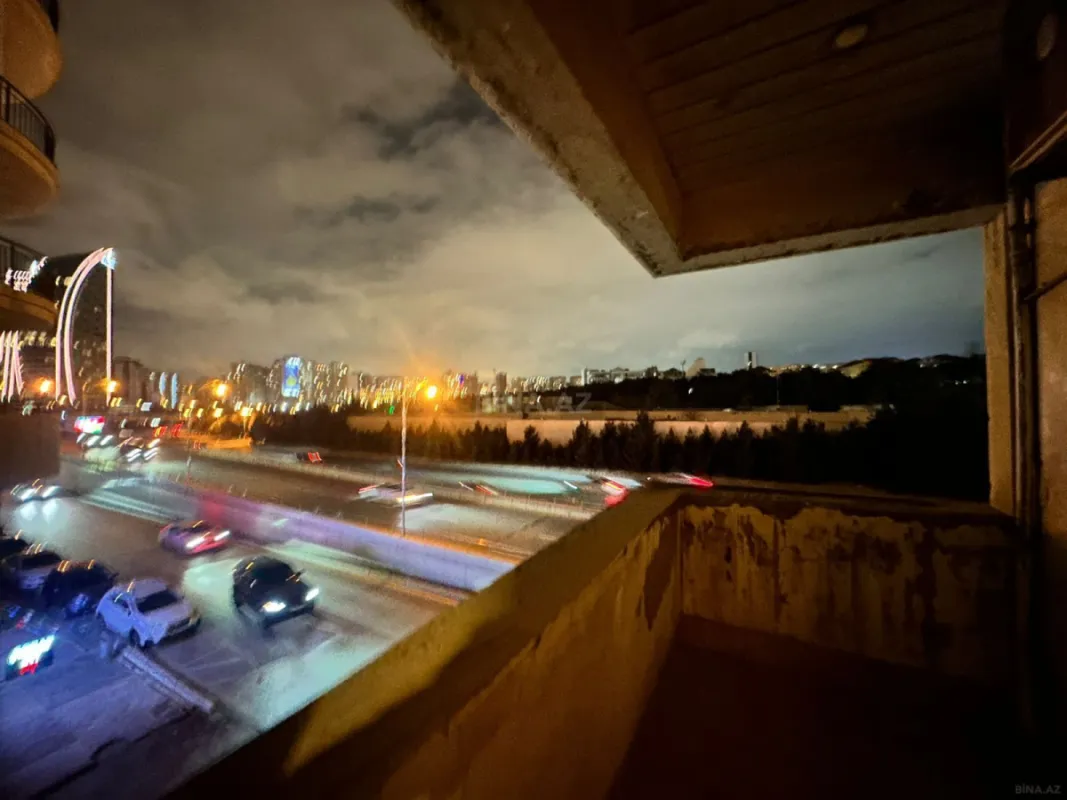 Satılır 3 otaqlı mənzil 150 m²