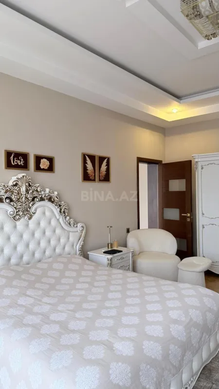 Satılır 7 otaqlı həyət evi 475 m²