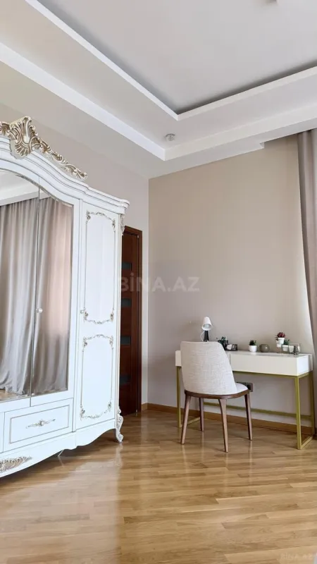 Satılır 7 otaqlı həyət evi 475 m²