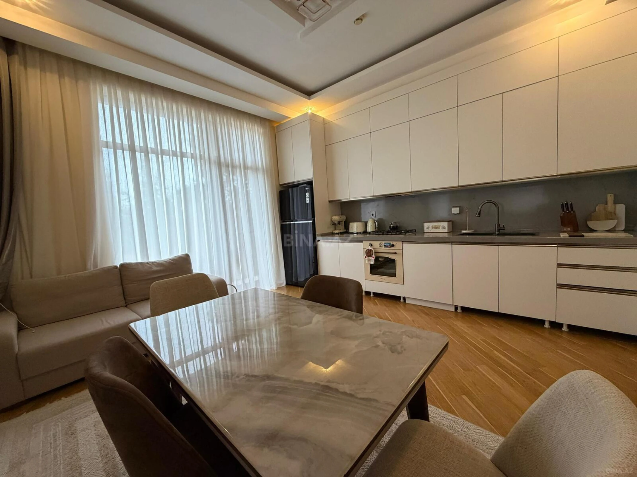 Satılır 7 otaqlı həyət evi 475 m²
