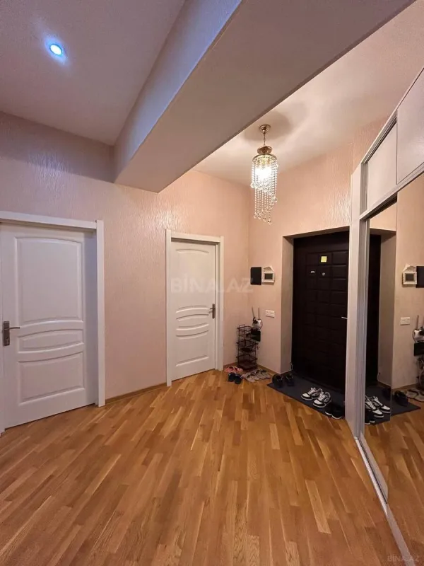 Kirayə verilir 2 otaqlı mənzil 112 m²