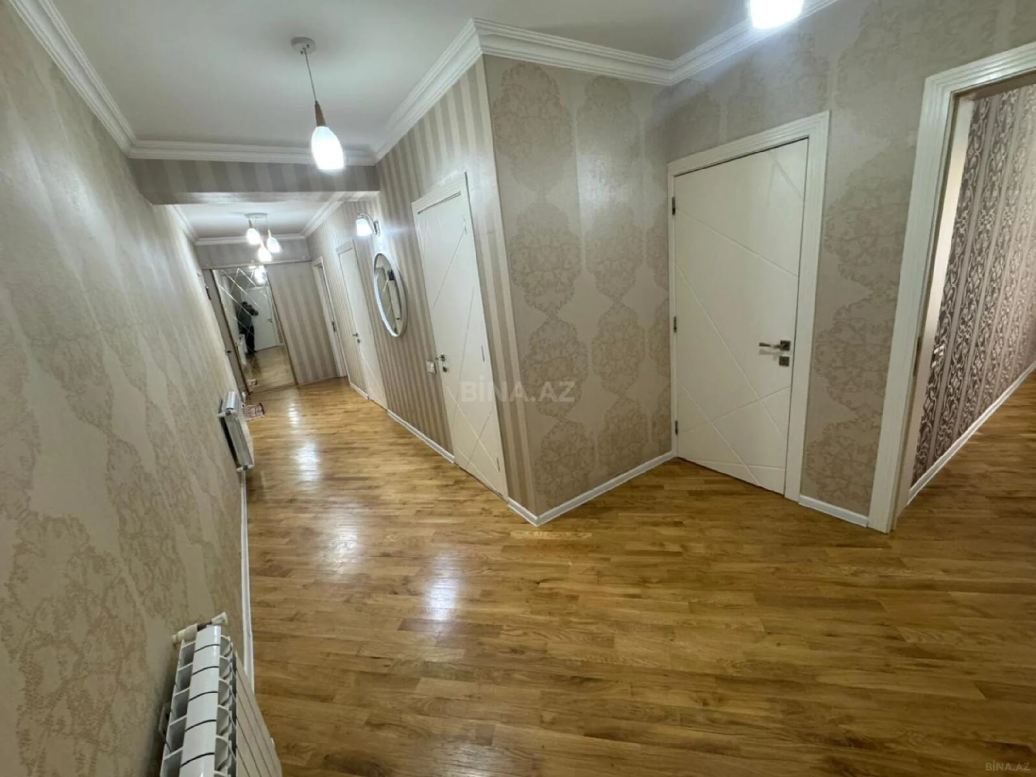 Satılır 3 otaqlı mənzil 120 m²