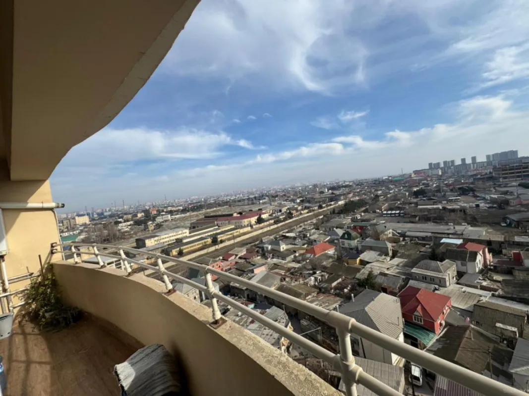 Satılır 3 otaqlı mənzil 120 m²