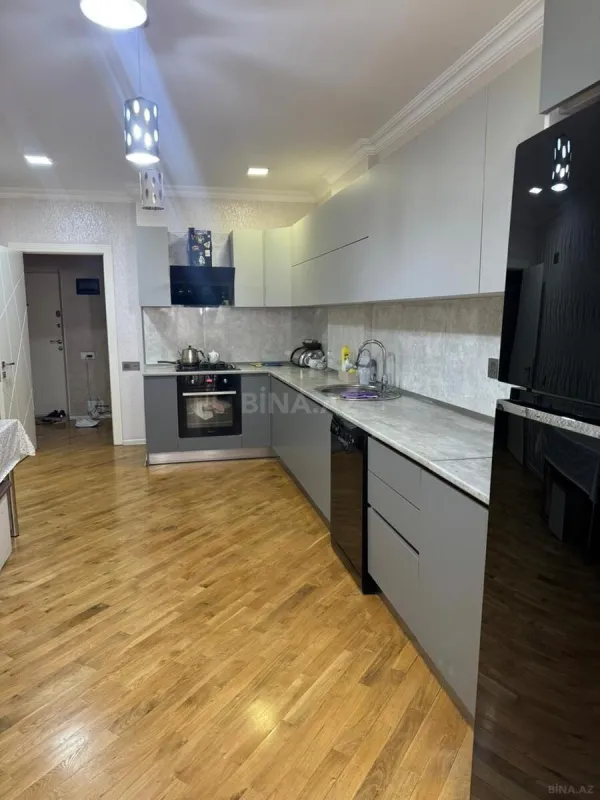 Satılır 3 otaqlı mənzil 120 m²