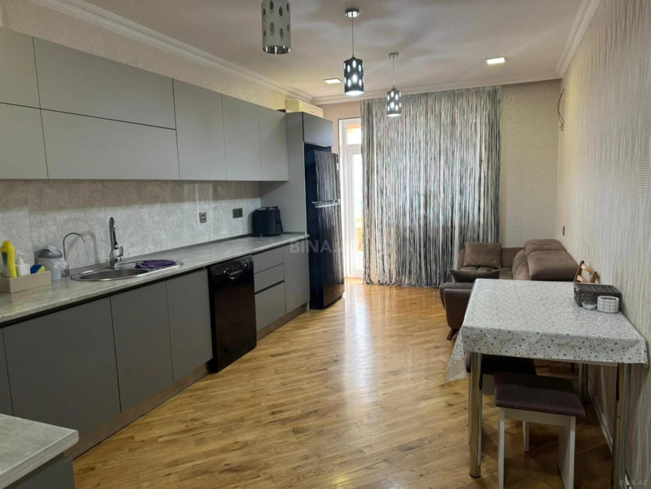 Satılır 3 otaqlı mənzil 120 m²