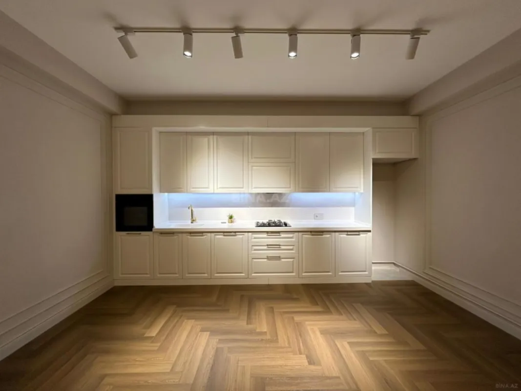 Satılır 3 otaqlı mənzil 110 m²