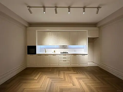 Satılır 3 otaqlı mənzil 110 m²