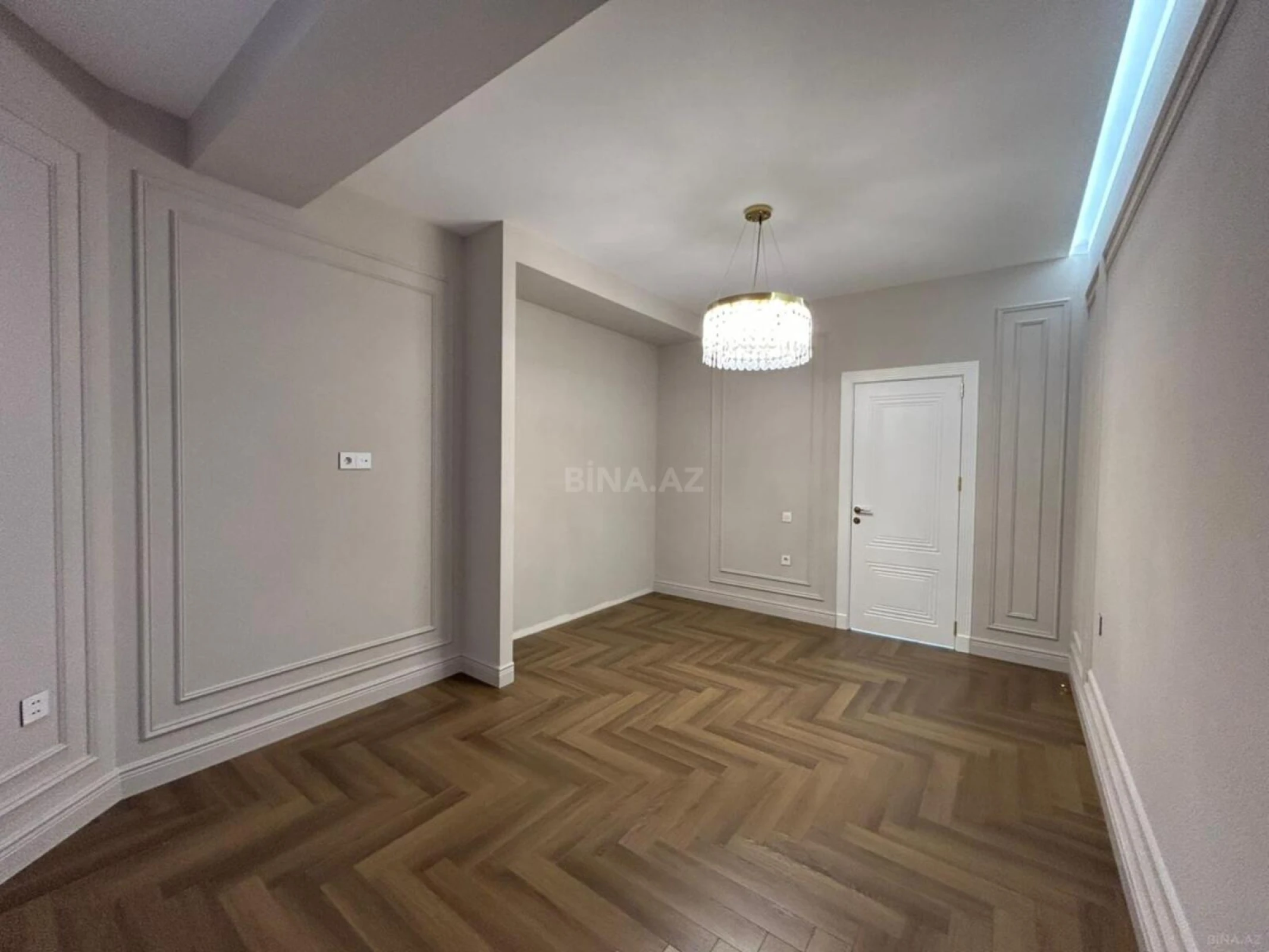 Satılır 3 otaqlı mənzil 110 m²