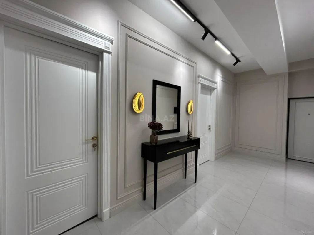 Satılır 3 otaqlı mənzil 110 m²