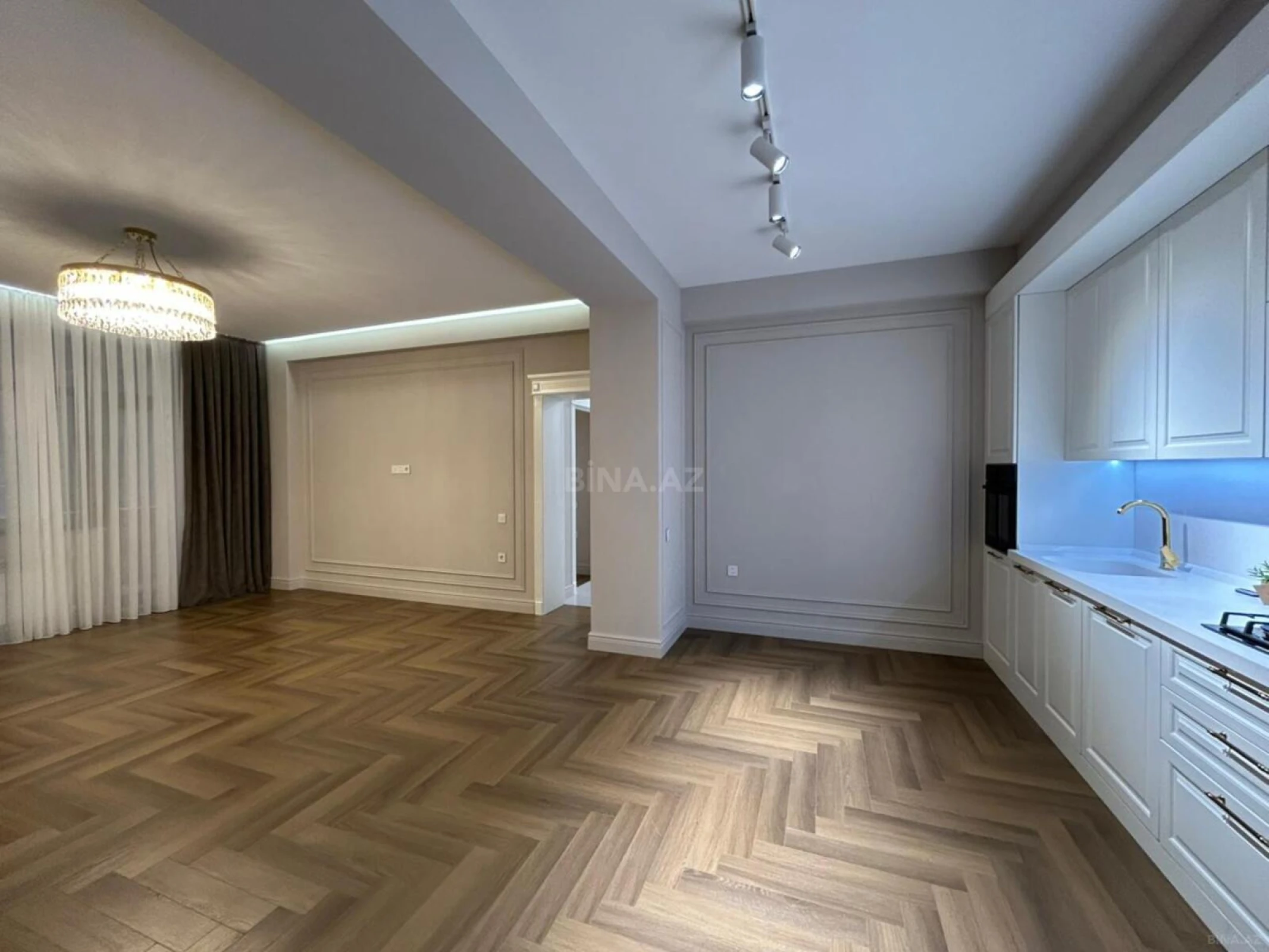 Satılır 3 otaqlı mənzil 110 m²