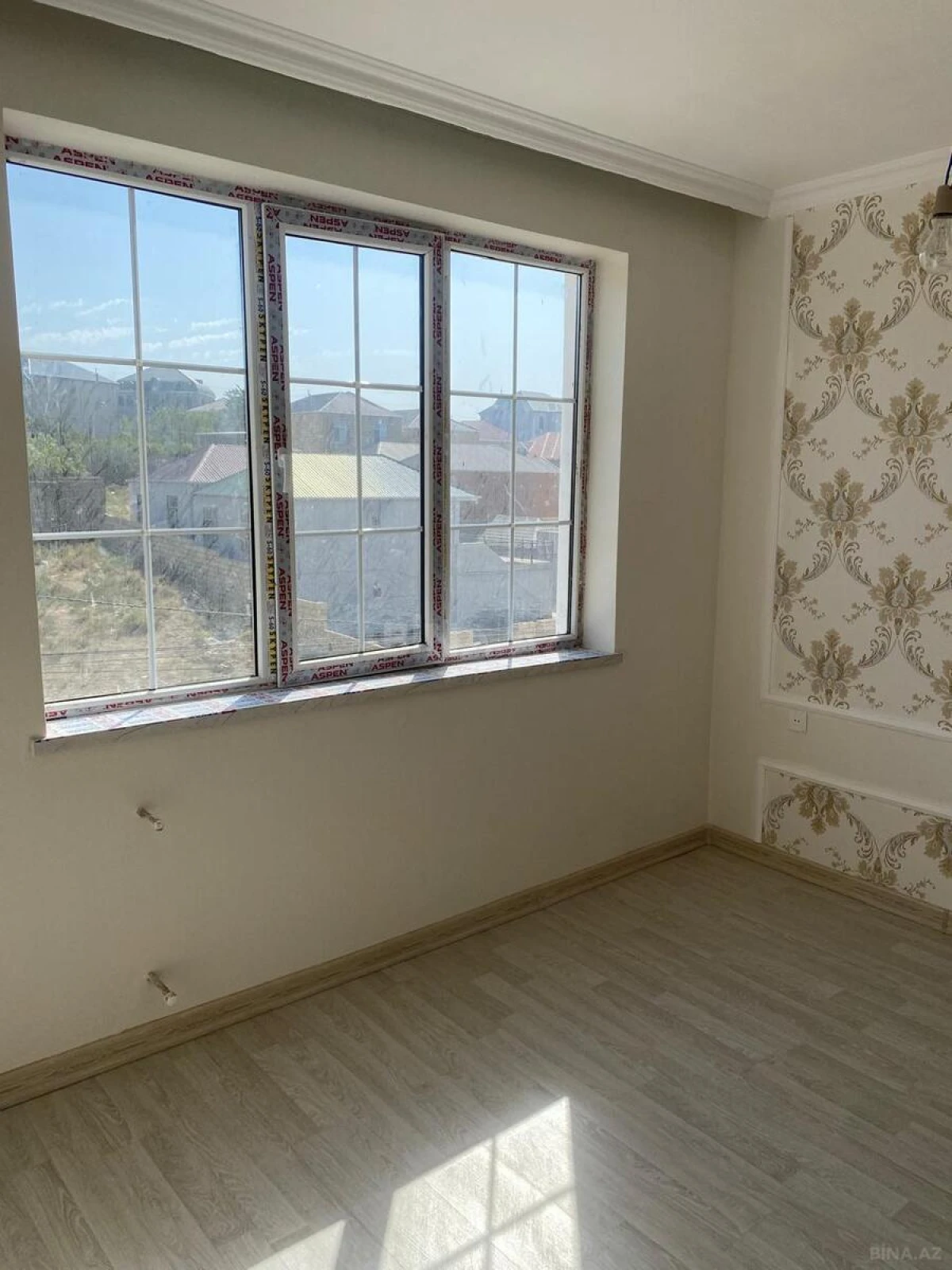 Satılır 4 otaqlı həyət evi 215 m²