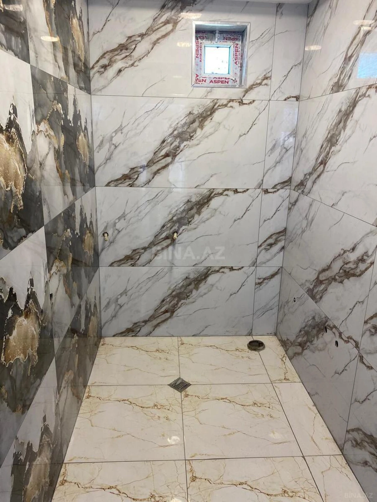 Satılır 4 otaqlı həyət evi 215 m²