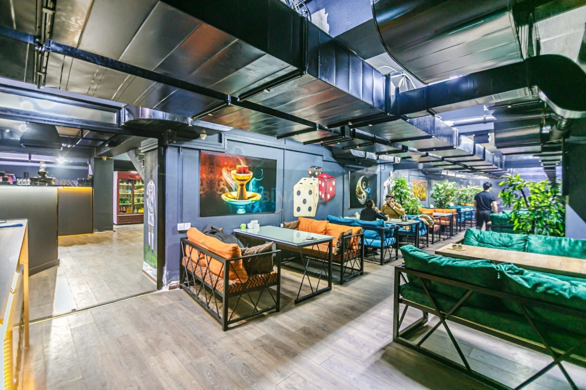 Satılır obyekt 442 m²