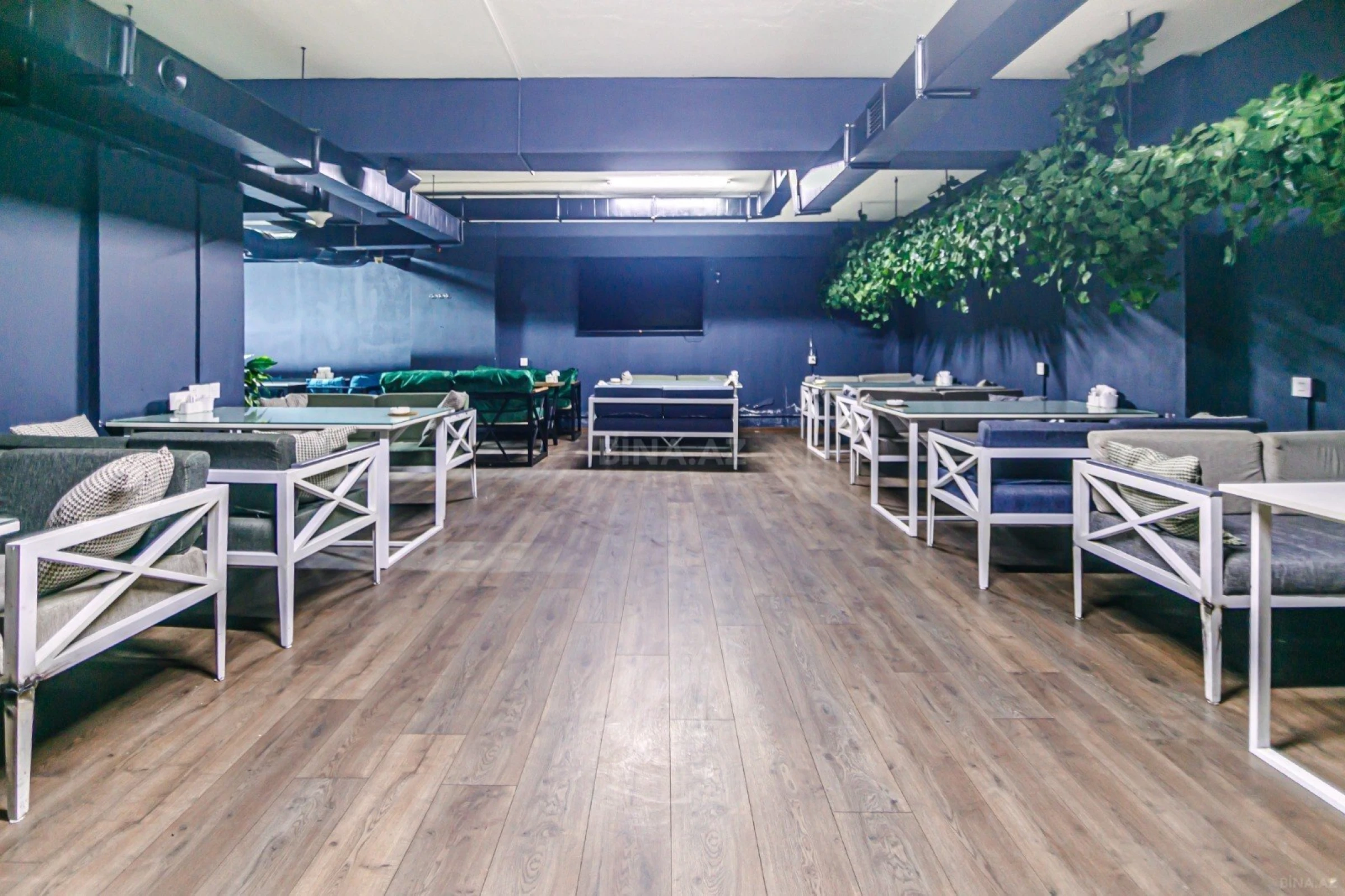 Satılır obyekt 442 m²