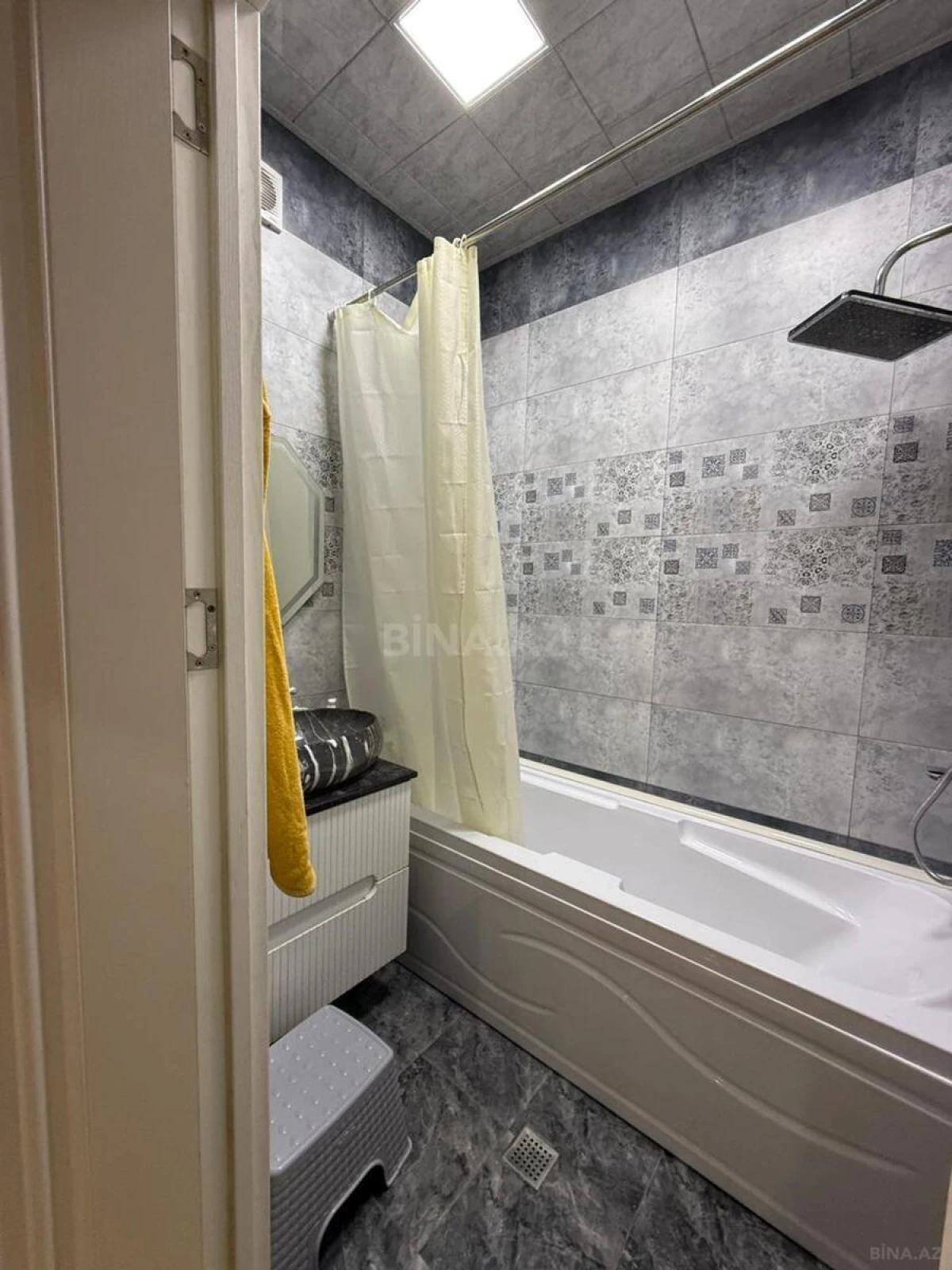 Kirayə verilir 2 otaqlı mənzil 92 m²