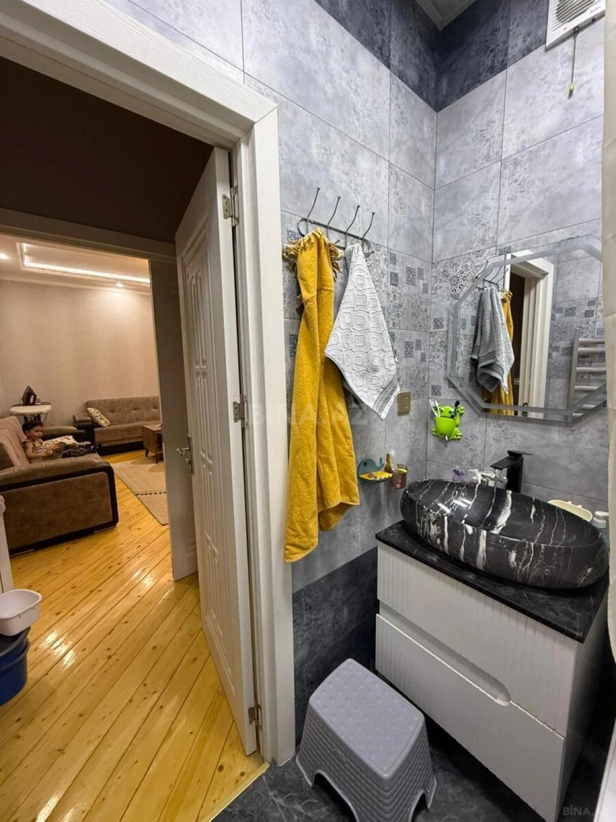 Kirayə verilir 2 otaqlı mənzil 92 m²