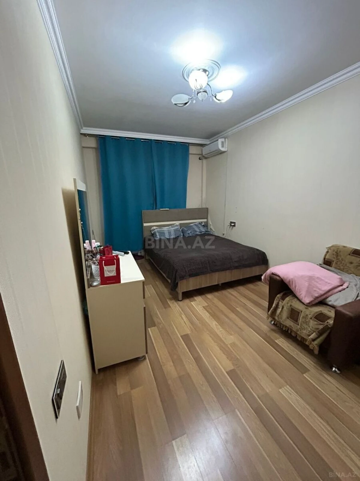 Satılır 2 otaqlı mənzil 75 m²