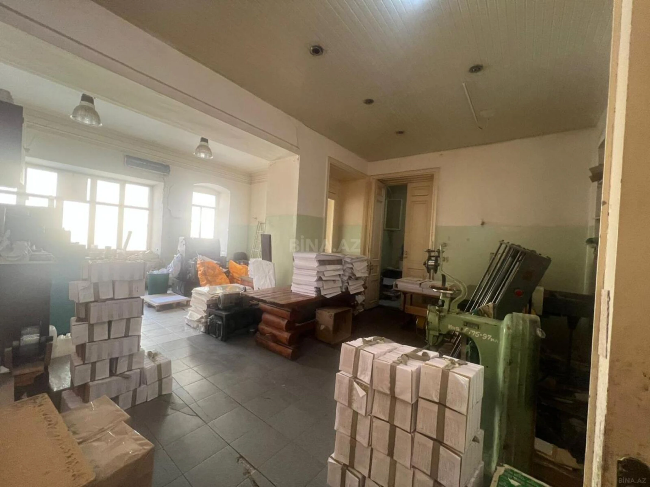 Kirayə verilir obyekt 200 m²