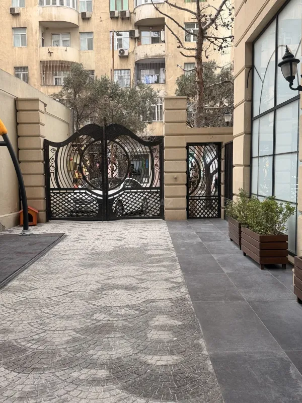 Satılır 1 otaqlı mənzil 70 m²