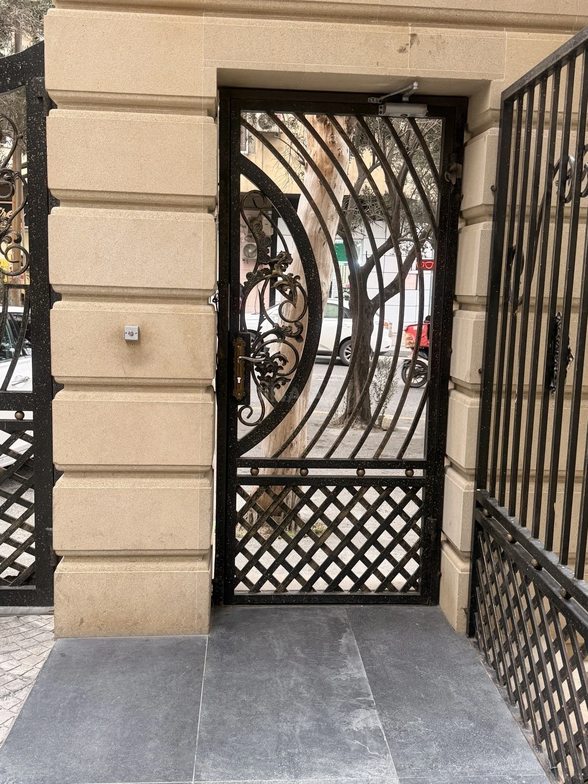 Satılır 1 otaqlı mənzil 70 m²