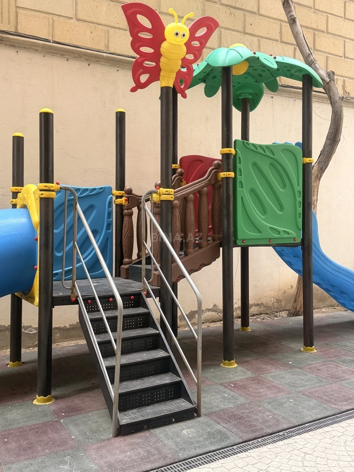 Satılır 1 otaqlı mənzil 70 m²