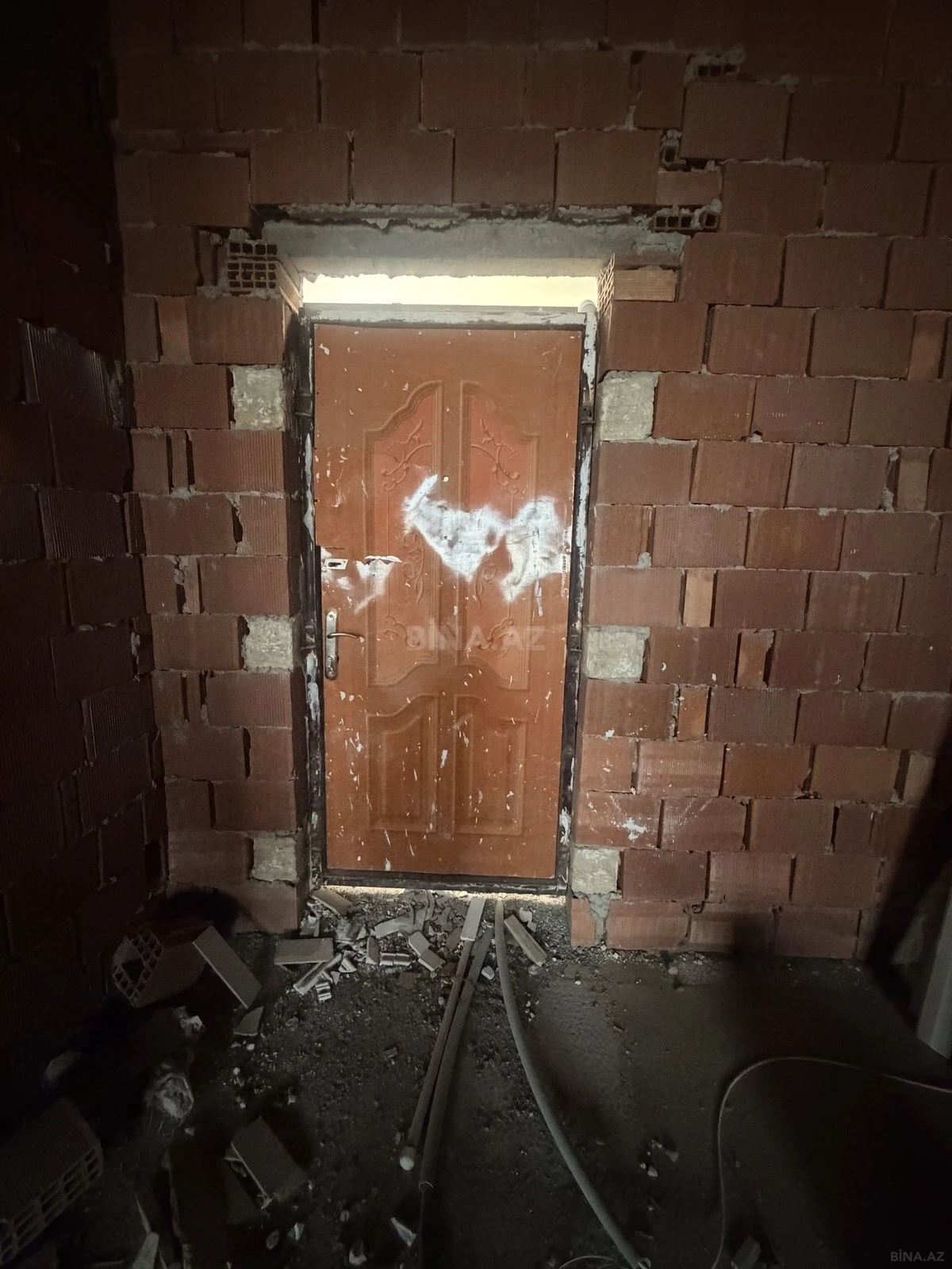 Satılır 1 otaqlı mənzil 70 m²