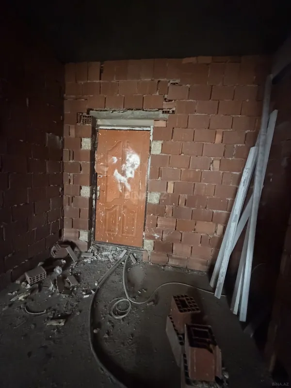 Satılır 1 otaqlı mənzil 70 m²