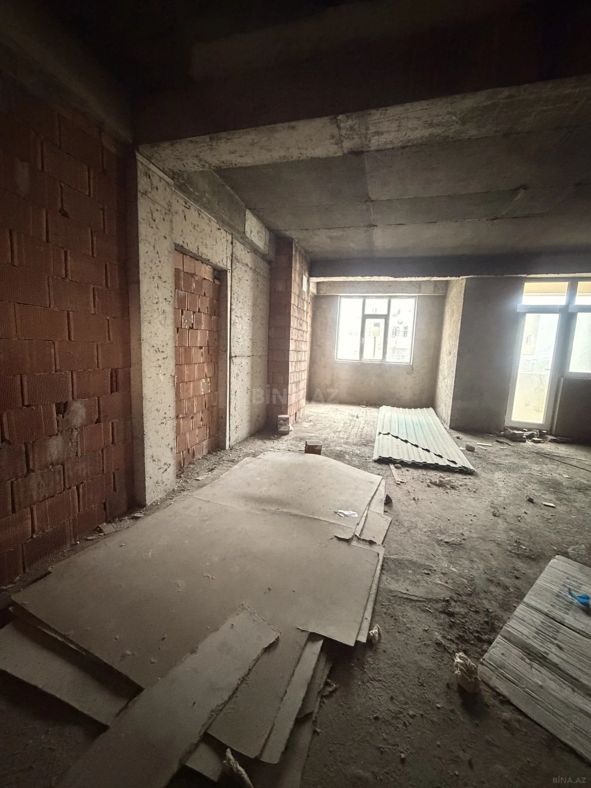 Satılır 1 otaqlı mənzil 70 m²