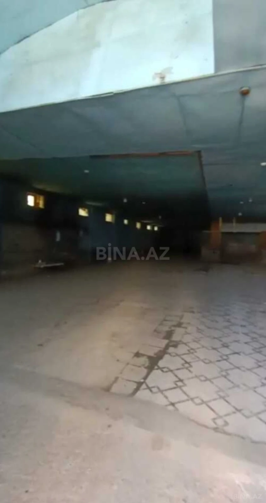 Satılır obyekt 900 m²