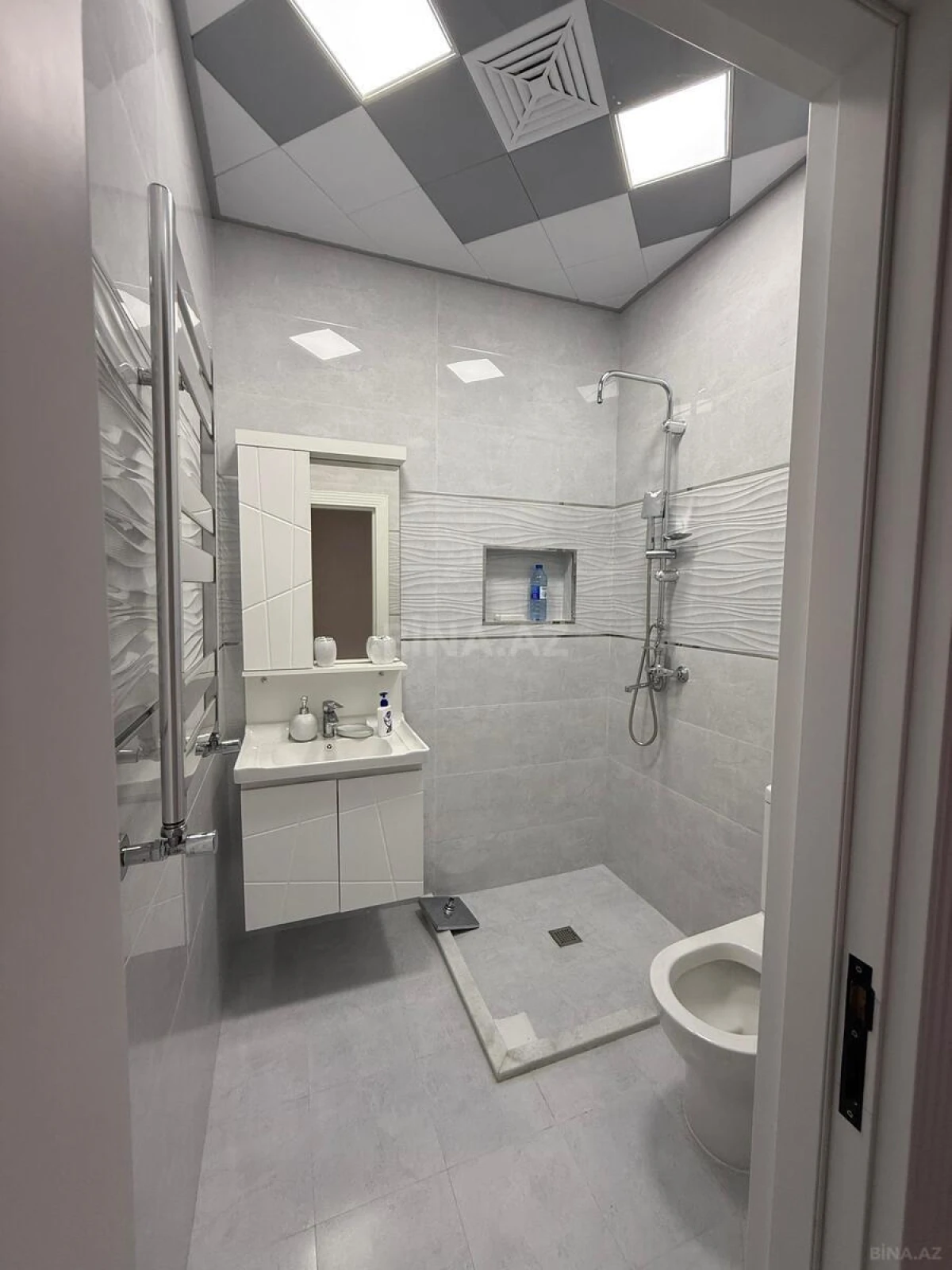 Satılır 2 otaqlı mənzil 64 m²