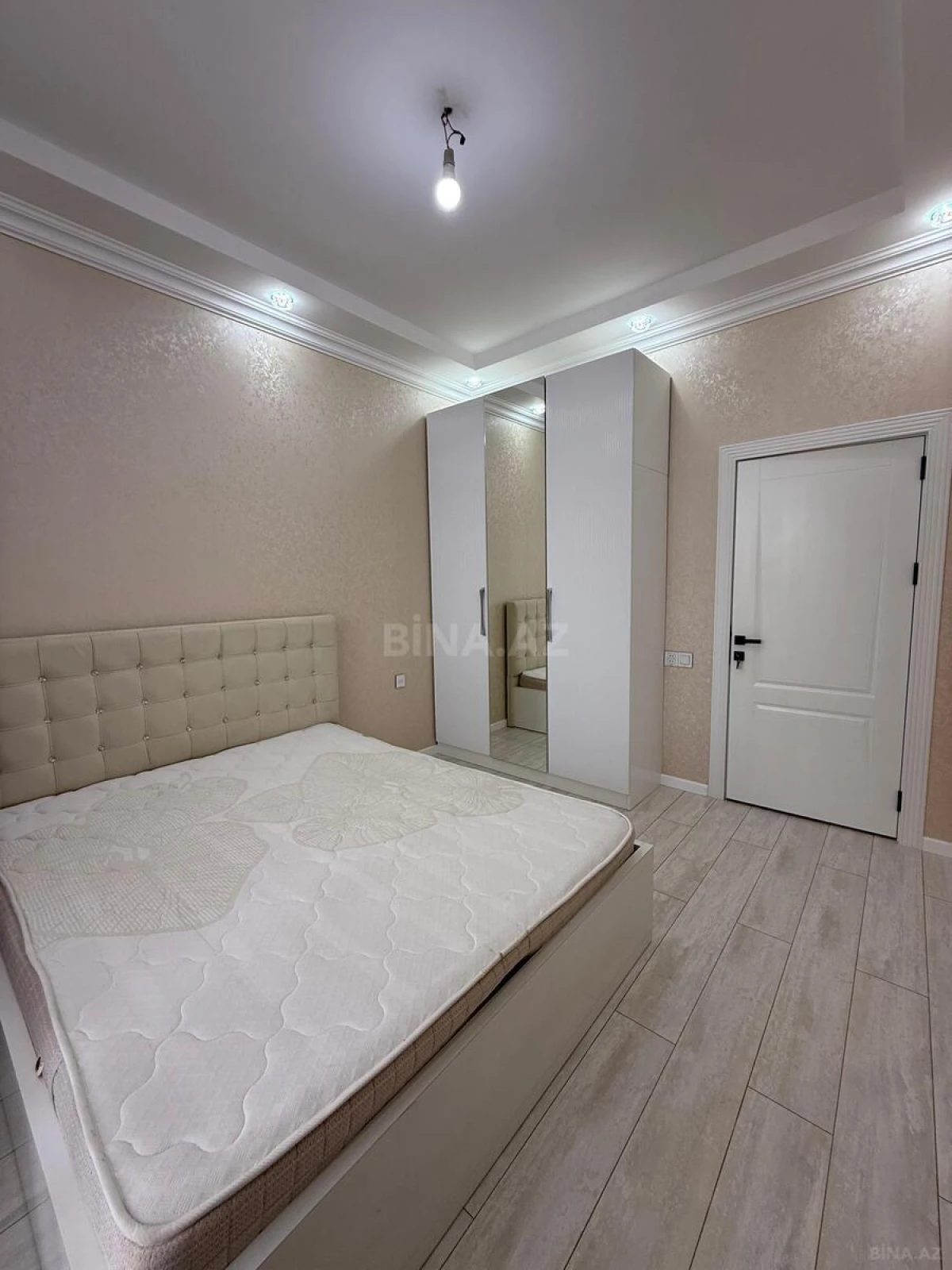 Satılır 2 otaqlı mənzil 64 m²