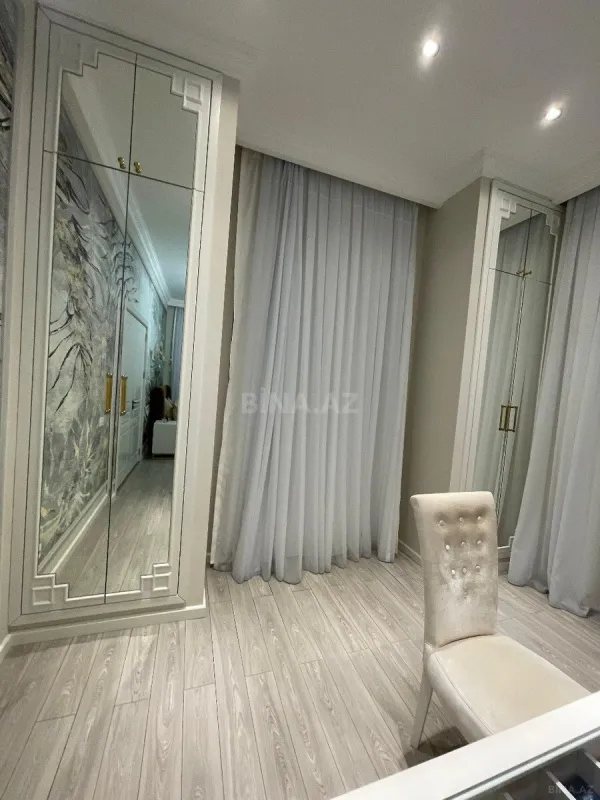 Satılır 6 otaqlı həyət evi 455 m²