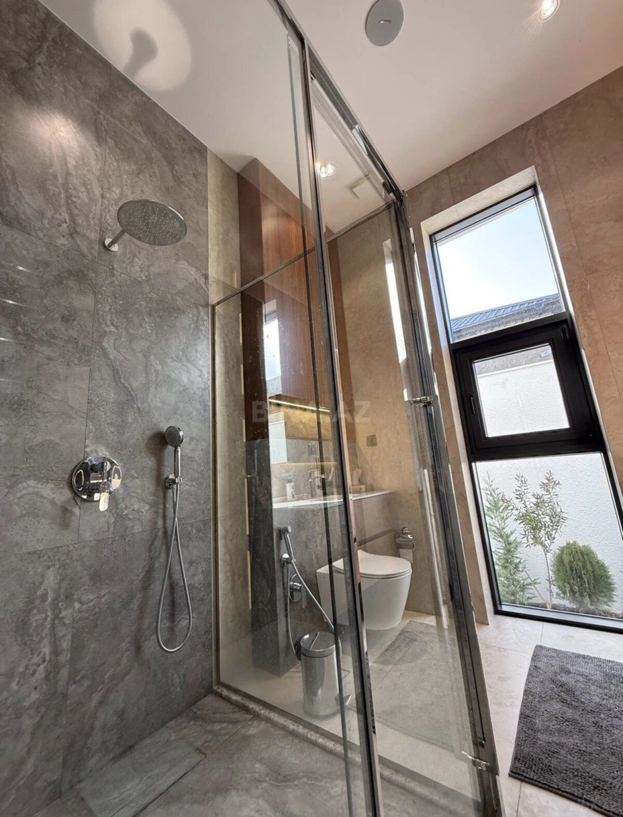 Kirayə verilir 4 otaqlı həyət evi 220 m²