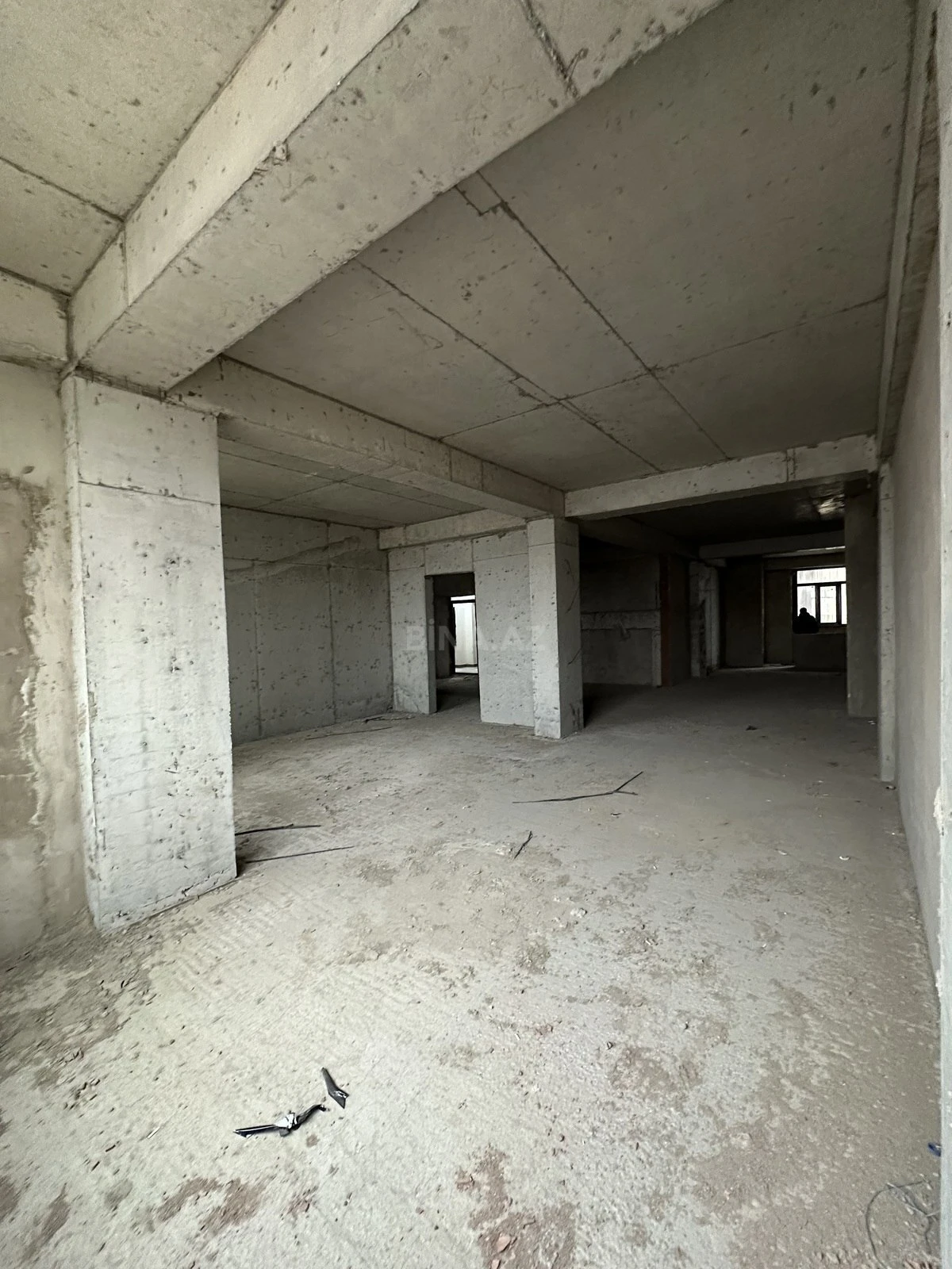 Satılır 3 otaqlı mənzil 141 m²