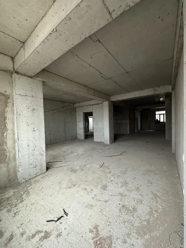 Satılır 3 otaqlı mənzil 141 m²