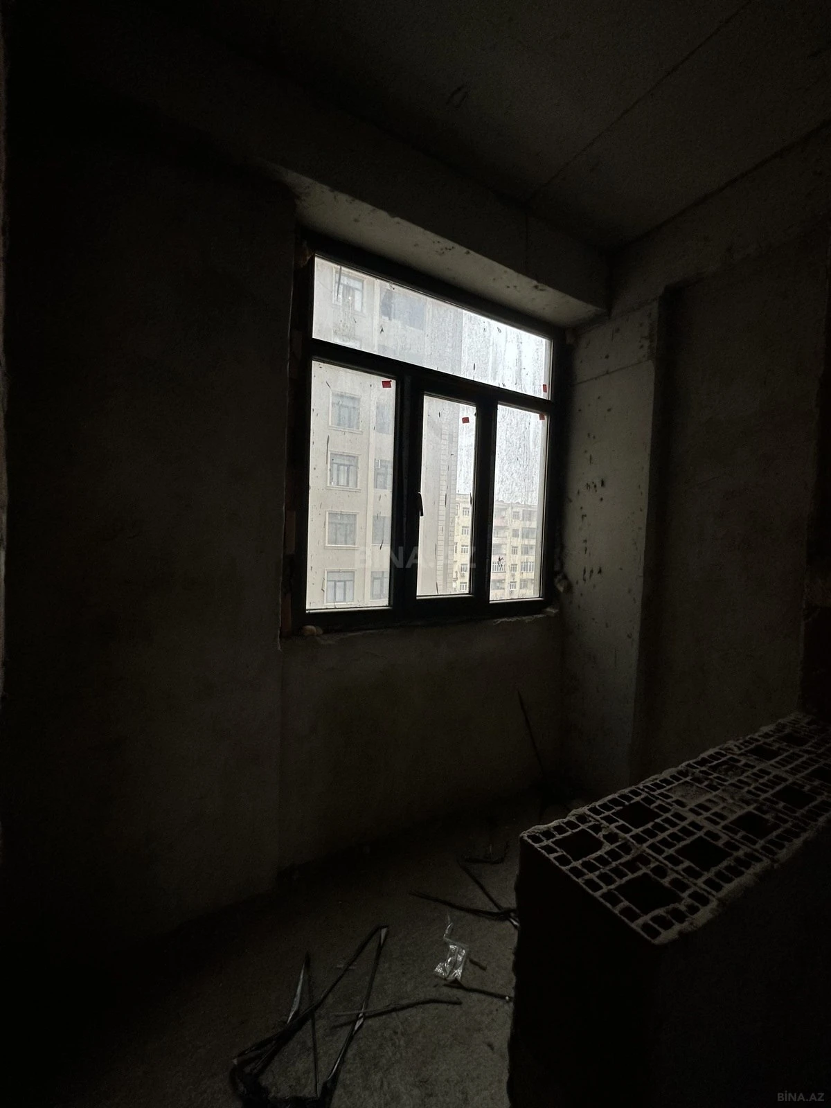 Satılır 3 otaqlı mənzil 141 m²