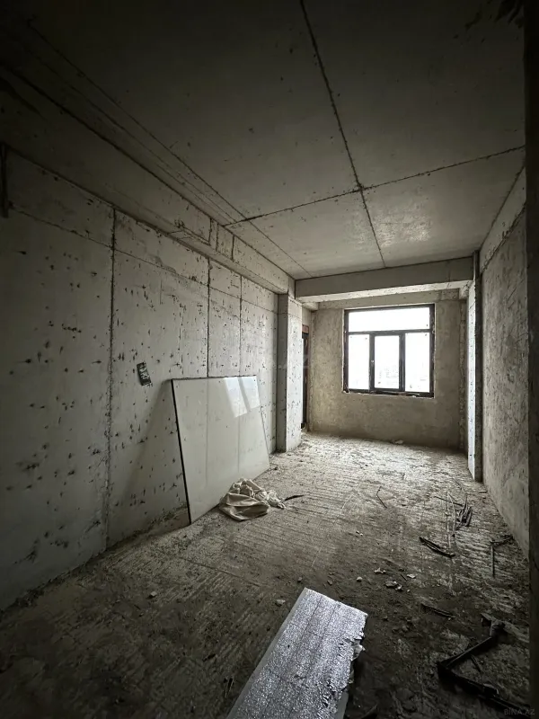 Satılır 3 otaqlı mənzil 141 m²