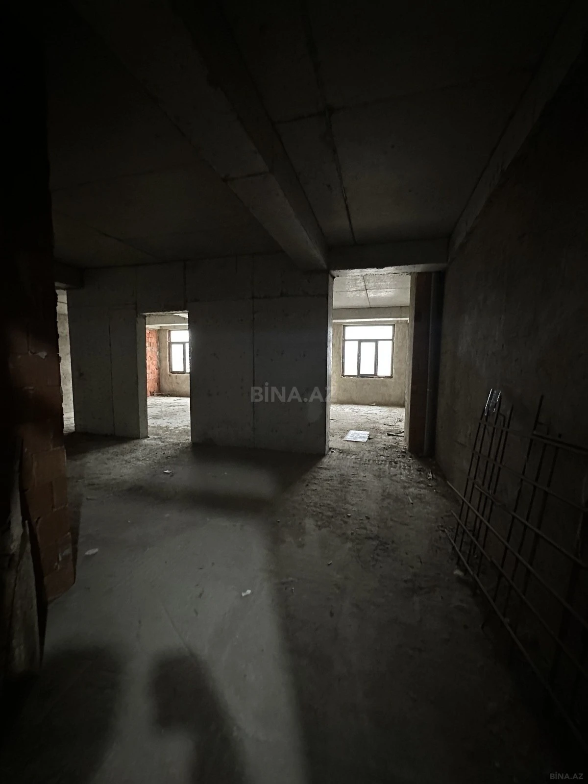 Satılır 3 otaqlı mənzil 141 m²