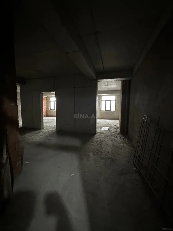 Satılır 3 otaqlı mənzil 141 m²