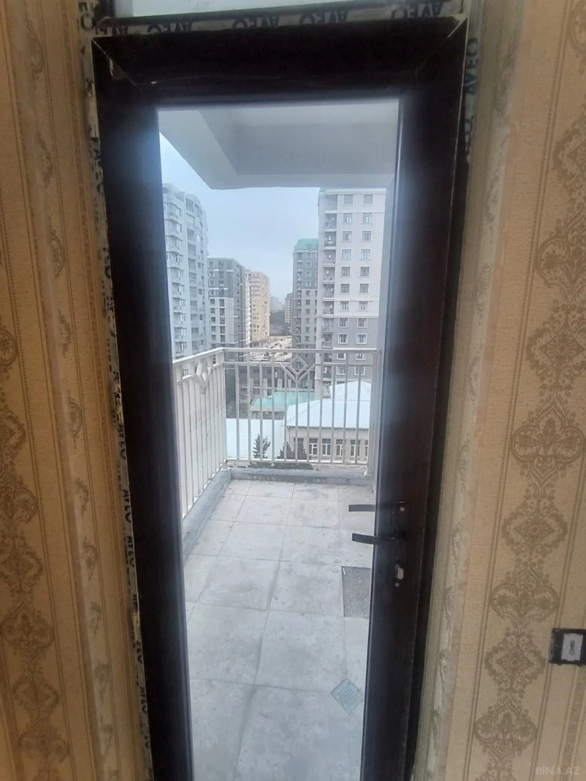 Satılır 3 otaqlı mənzil 112 m²