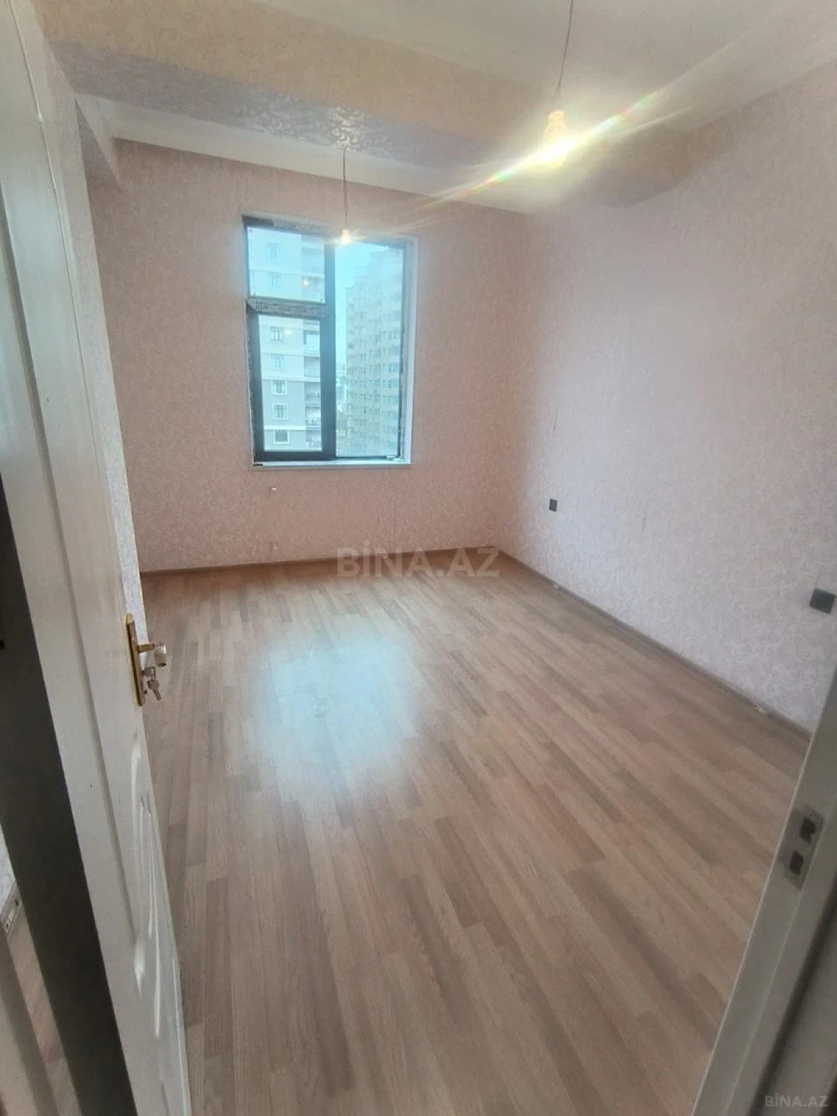 Satılır 3 otaqlı mənzil 112 m²