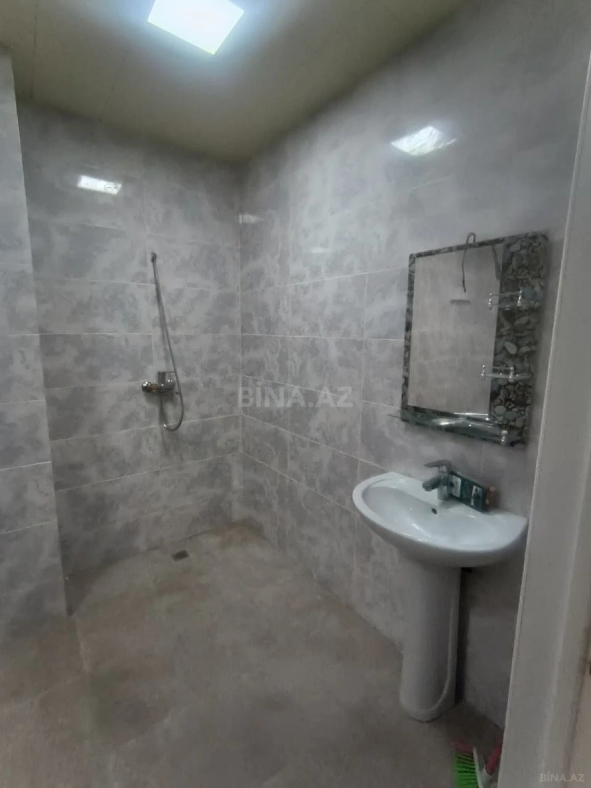 Satılır 3 otaqlı mənzil 112 m²