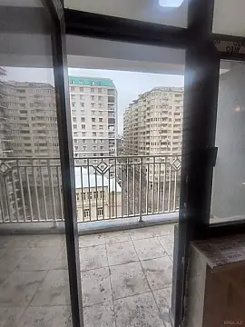 Satılır 3 otaqlı mənzil 112 m²