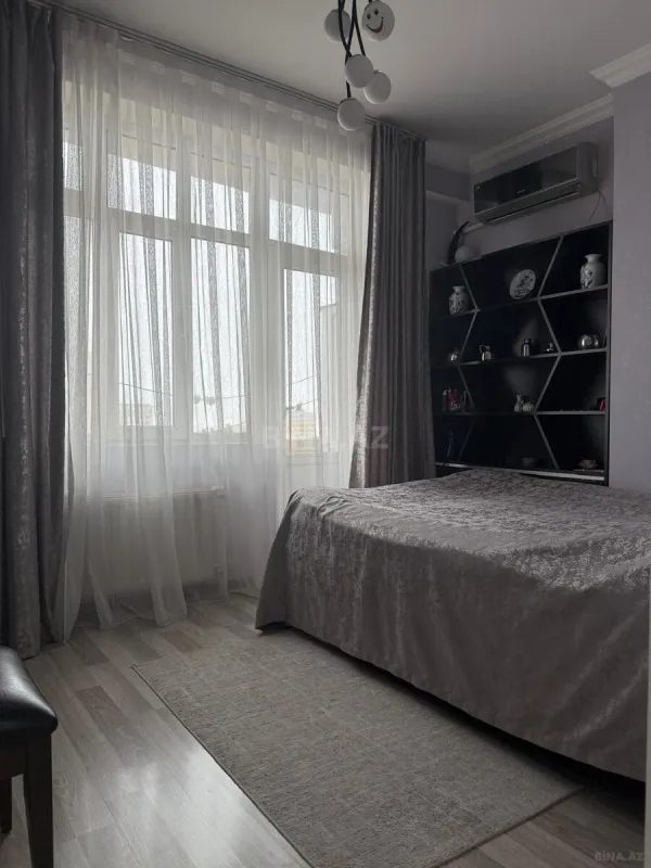 Satılır 2 otaqlı mənzil 67 m²