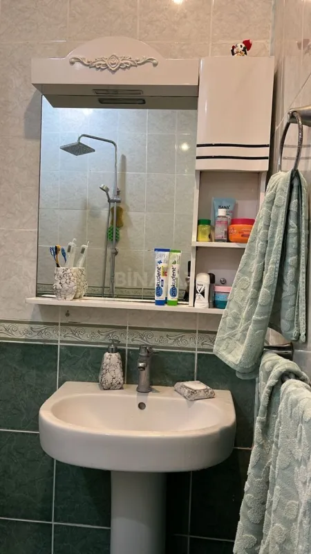 Satılır 2 otaqlı mənzil 67 m²