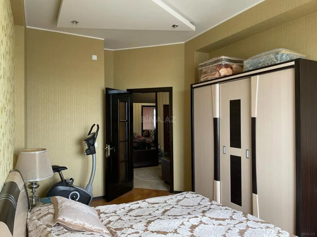 Satılır 2 otaqlı mənzil 72 m²