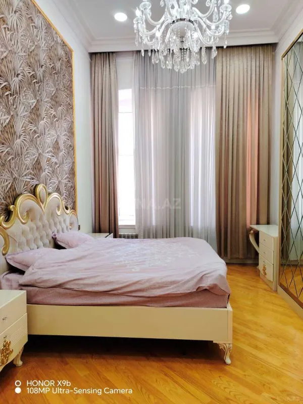 Satılır 3 otaqlı mənzil 100.5 m²