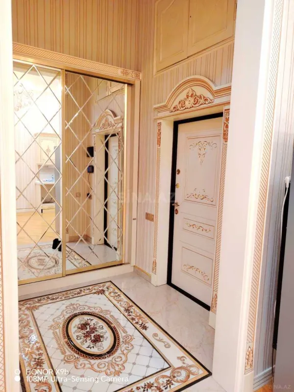 Satılır 3 otaqlı mənzil 100.5 m²