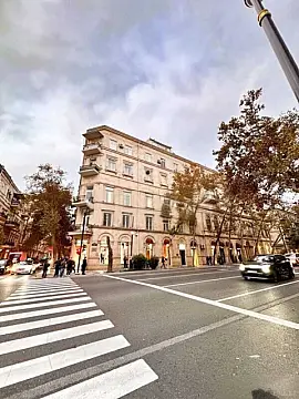 Satılır 3 otaqlı mənzil 100.5 m²