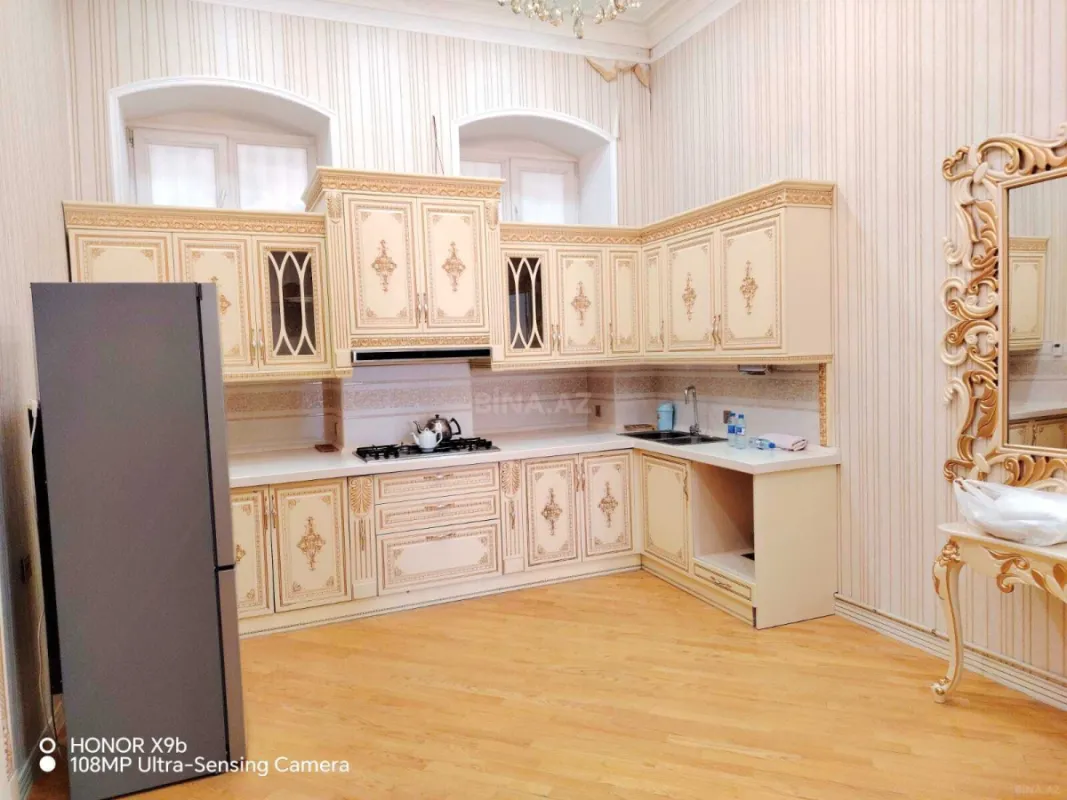 Satılır 3 otaqlı mənzil 100.5 m²